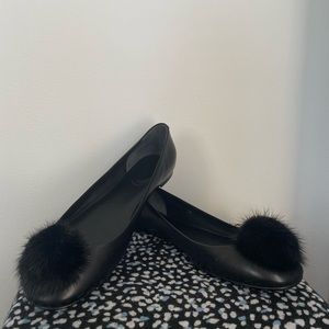 BRAND NEW Gucci Black Leather Pom-Pom Ballet Flats